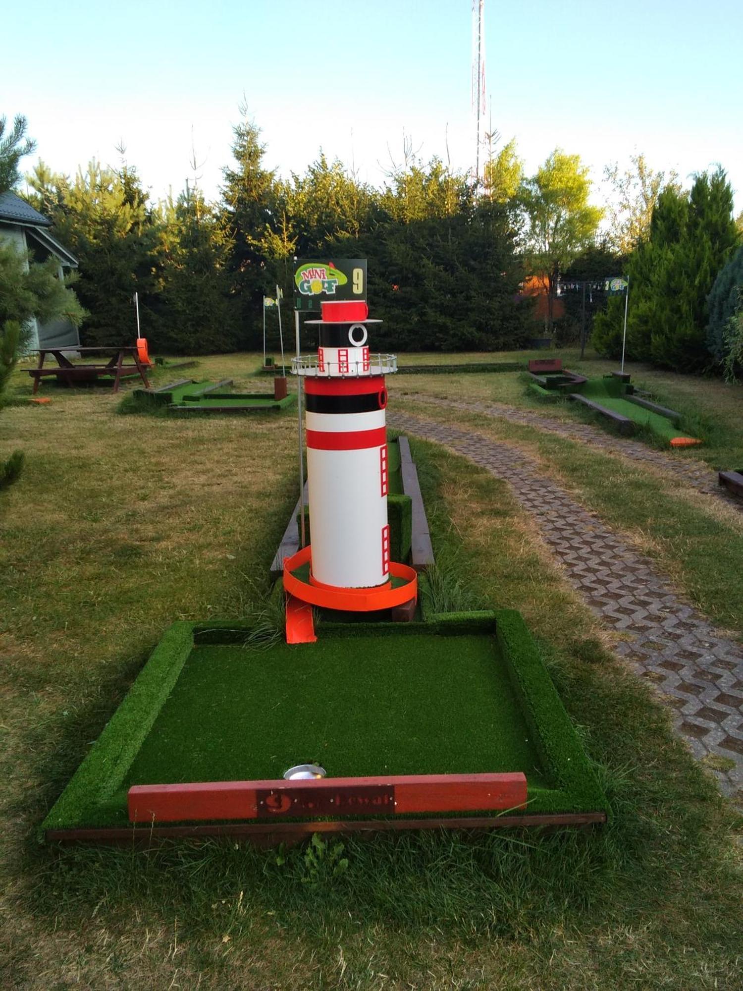 Domki Kapitanskie Z Prywatnym Polem Do Gry W Mini Golf Rewal Esterno foto