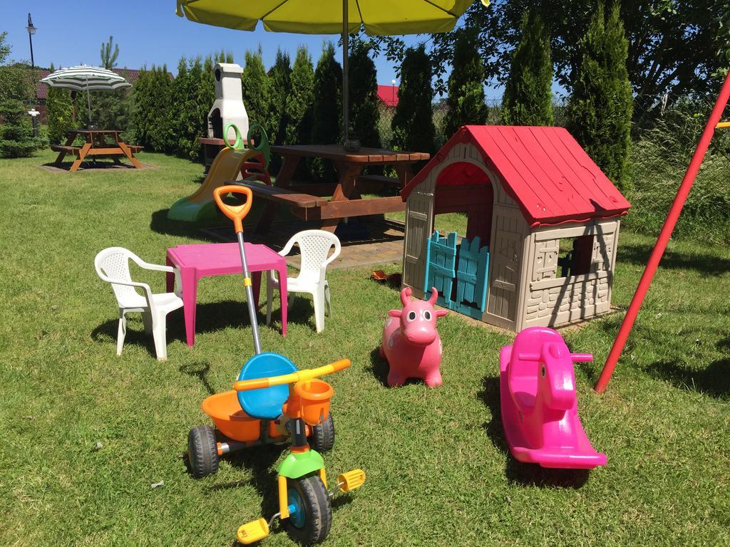 Domki Kapitanskie Z Prywatnym Polem Do Gry W Mini Golf Rewal Esterno foto