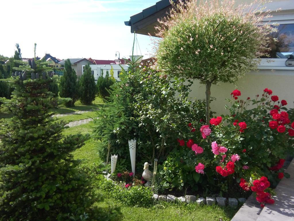 Domki Kapitanskie Z Prywatnym Polem Do Gry W Mini Golf Rewal Esterno foto